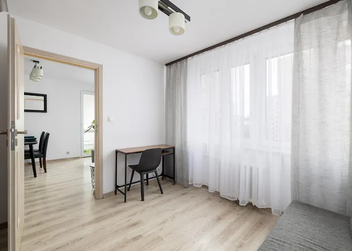 With Balcony Near Bulwary Wislane Wwa67 *